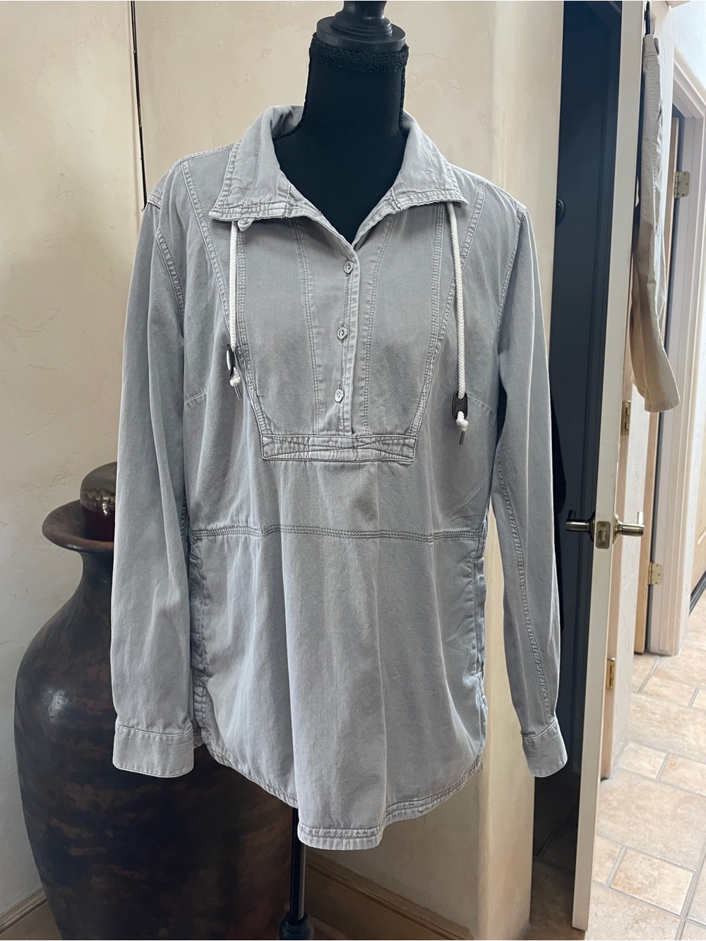 Eddie Bauer pullover
